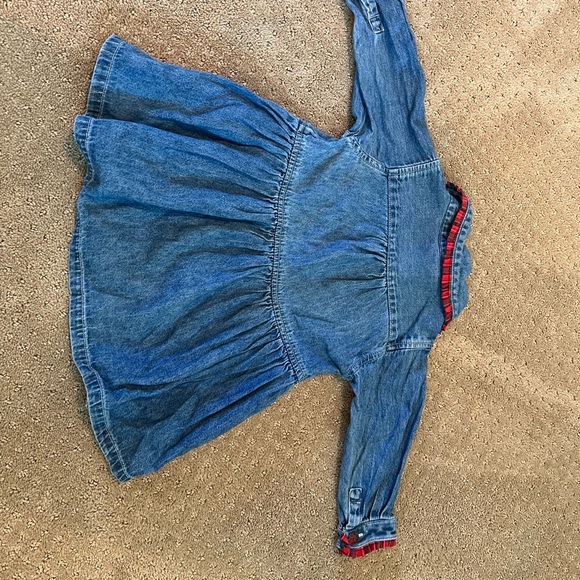Adorable Kids GAP denim dress - Picture 2 of 3